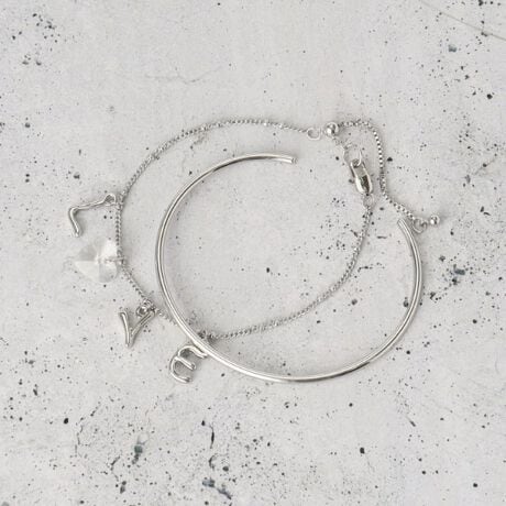 [^ԁF04004317]LOVẼAt@xbg`[ꂽuXbǵAVvȂANZgfl̃ACełBT߂ȃfUCȂA`[ЂƂڂ|CgƂȂAꂽX^Co܂B2AɂȂĂʁXɎgƂőʂȃX^COy߂܂BƖ̊֌WɂAۂFČꍇ܂B܂Ap\REX}[gtHȂǂ̊ɂA኱iƉ摜̃J[قȂꍇ܂B