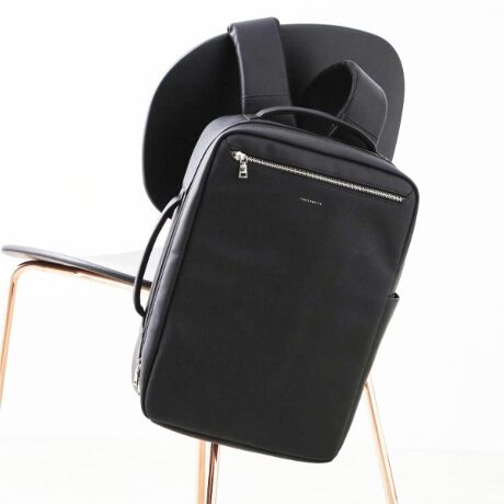 [^ԁF61604105]ꂽƎpBTtBA[mU[obNpbN|Cg^ڍׁEiȃcvgpBrWlXV[ɉfAl̂߂̃X}[gȃfUCBE^݌vŖdԂłזɂȂɂAʋΎ̃XgXyBwʂɂ̓L[P[XΉxgtŏoɂfށ^@\E{̂͏≘ɋv̗pBL̑@ׂȌ^ŁAiƎp˔BE}bgȎɒ悢򂪉AX^CbVŗہBrWlXX^CɂގdオBydlzE|PbgF~3 O~2EA4t@C[Ɩ̊֌WɂAۂFČꍇ܂B܂Ap\REX}[gtHȂǂ̊ɂA኱iƉ摜̃J[قȂꍇ܂Bd:650g