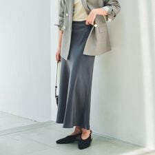 ザ ショップ ティーケー(THE SHOP TK)のサテンAラインスカート【洗える】