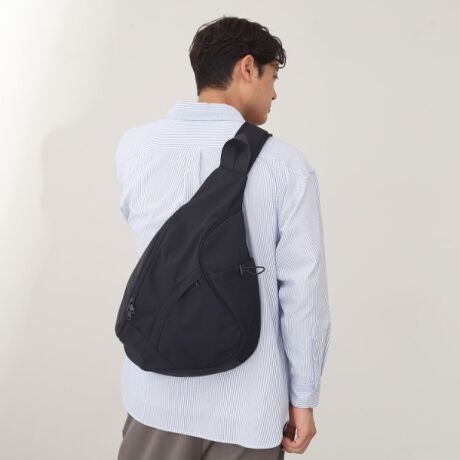 [^ԁF61604111]ghY2K̃fUCꂽV_[obOBĝɃtBbg₷gCAO^̃VGbg̗pAig玩]Ԓʋ΂ȂǃANeBuȃV[ɂ₷BobNtւčEǂ瑤łgp\IOɃybg{gz_[AXgbvɃX}z|PbgĂAp܂ܕ̏oꂪ₷̂|Cg!ydlzE|PbgF~1 O~2 V_[xg~1Ɩ̊֌WɂAۂFČꍇ܂B܂Ap\REX}[gtHȂǂ̊ɂA኱iƉ摜̃J[قȂꍇ܂Bd:220g