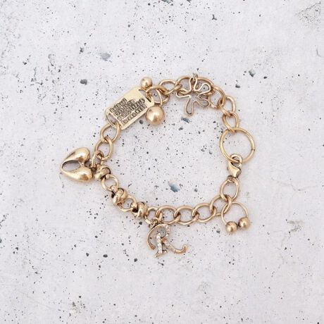 [^ԁF04004323]yfUCRZvgz܂܂ȃ`[ӂ񂾂ɂꂽuXbǵA킢ă|bvȈۂ͂łB`[̃fBe[VѐShA肰ȂoBVvȒɂ؂₩ۗAANZg̍ACełByJ[WJzS[hƁAN[Ȉۂ̃R[h~Vo[2FWJŁAD݂̃X^Cɍ킹R[fBl[g\Bǂiƃ|bvȖ͂𕹂ĂAV[I΂płfUCɎdオĂ܂BypV[߃|CgzVvȘrv⑼̃ANZT[ƍ킹邾ŁA茳ɉ؂₩ȃANZgAJWAp[eB[V[܂ŁA܂܂ȃV[Ŋ􂵂܂BĂ鑶݊AȂ̃R[fBl[gNAbvACełBƖ̊֌WɂAۂFČꍇ܂B܂Ap\REX}[gtHȂǂ̊ɂA኱iƉ摜̃J[قȂꍇ܂B