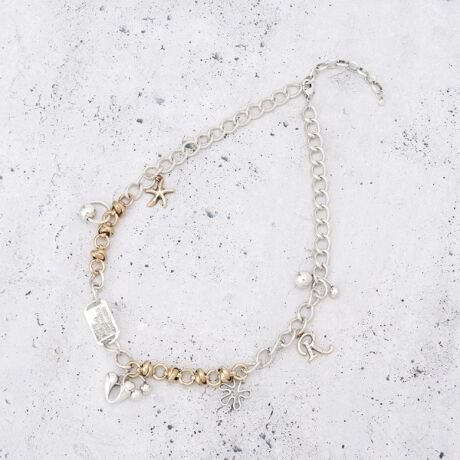 [^ԁF04004324]yfUCRZvgz܂܂ȃ`[ꂽlbNX́A|bvł킢炵ۂ^ANZT[łB`[̗VѐSfBe[AVvȃx[XR[fɂЂƖANZgvXAIȃX^Co܂ByJ[WJzS[hƁAN[Ȉۂ̃R[h~Vo[2FWJŁAD݂ɍ킹R[fBl[g\łBǂ̃J[iƃ|bvȖ͂˔ĂAJWAtH[}ȃV[܂ŕL􂵂܂BypV[߃|CgzVvȃgbvXhXƂ̑ǂAlbNXP̂ł\ɑ݊𔭊Bd˕tACeƂđ̃ANZT[ƃR[fBl[g΁AwꂽۂɎdオ܂B̃R[fBl[gɉ؂₩vXɂ߂̃ACełBƖ̊֌WɂAۂFČꍇ܂B܂Ap\REX}[gtHȂǂ̊ɂA኱iƉ摜̃J[قȂꍇ܂B