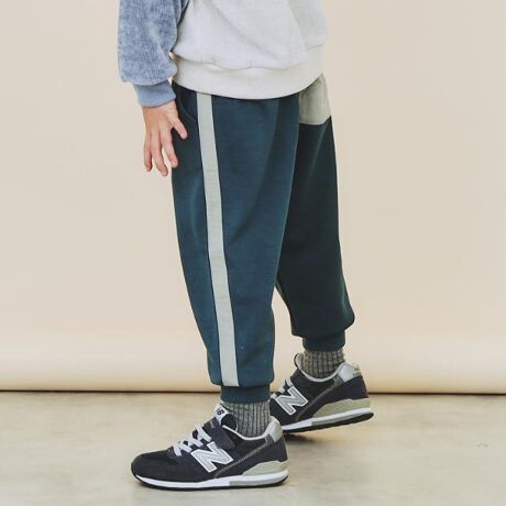 [^ԁF23864005]yfUCzLbỸCWK[pćAȂ₩ŏ_炩ȃ_{[W[WfނgpAEGXg̓h[R[hdlŒ\Ȑ݌vłBOʂɎ{ꂽCfBe[ƁAwʂ̃|PbgّfނŃANZgɂȂĂAVvȂꂽۂ̎dオłBJbgł邨Ol[tyfށSnz_{[W[Wfނ́AyʂŒʋCǂA_炩KȒSnBIȃLbY̓ɂKɃtBbgAԂ̒płSĎgpłdlƂȂĂ܂ByȂ|CgzVvȂfBe[ɂ̃WK[pćAfނ̃vp[J[ii238]14519jƂ̃ZbgAbvŁAꊴ̂X^CbVȃR[fBl[gy߂܂B܂AfjTVcƂ̑gݍ킹łfAwZ╁îoɂ҂̃ACełBydlzE|PbgF~2EEGXgSEnȂƖ̊֌WɂAۂFČꍇ܂B܂Ap\REX}[gtHȂǂ̊ɂA኱iƉ摜̃J[قȂꍇ܂B