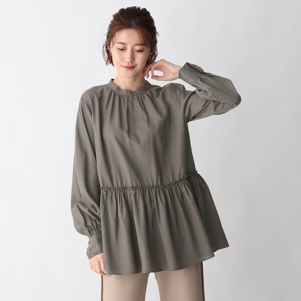 ペプラムトップス