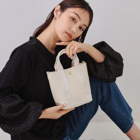 [^ԁFC7112027]ّfގgVNȉ炵TCỸ~jV_[EfނƃOOe[v킹ّfގg̃~jV_[E{̂̓LYڗɂʂ̂VNgpE蕔ƒ͌̂̕OOe[vŏiȈۂɁE{̏㕔BRS[h^p[c肰Ȃ|CgERpNgȂAz܂TCYEV_[Xgbv͒߂\E|Pbgtōׂȉו̎dɕ֗yfUCzّfނgݍ킹iȈۂ̃~jV_[obOB{́̕AʂăLYڗɂVN̗pBV_[Xgbvɂ́AiȌ̂OOe[vgpĂ܂BJ̓}OlbgdlŁA}`tȂ̂Ōڈȏ̎[͂܂B{̒㕔ɔzBR̃S[h^p[c肰Ȃ|CgŁAS̓Iɂꂢ߂ȈۂɎdグĂ܂BV_[Xgbv͒߂\ŁAgłD݂̒ɒ߂܂B|PbgtŁA̎d֗Ȃ̂|CgłBydlzE|PbgF2EȂȂߊ|\Ɩ̊֌WɂAۂFČꍇ܂B܂Ap\REX}[gtHȂǂ̊ɂA኱iƉ摜̃J[قȂꍇ܂Bd:195g