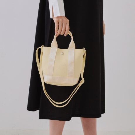 [^ԁFC7112027]ّfގgVNȉ炵TCỸ~jV_[EfނƃOOe[v킹ّfގg̃~jV_[E{̂̓LYڗɂʂ̂VNgpE蕔ƒ͌̂̕OOe[vŏiȈۂɁE{̏㕔BRS[h^p[c肰Ȃ|CgERpNgȂAz܂TCYEV_[Xgbv͒߂\E|Pbgtōׂȉו̎dɕ֗yfUCzّfނgݍ킹iȈۂ̃~jV_[obOB{́̕AʂăLYڗɂVN̗pBV_[Xgbvɂ́AiȌ̂OOe[vgpĂ܂BJ̓}OlbgdlŁA}`tȂ̂Ōڈȏ̎[͂܂B{̒㕔ɔzBR̃S[h^p[c肰Ȃ|CgŁAS̓Iɂꂢ߂ȈۂɎdグĂ܂BV_[Xgbv͒߂\ŁAgłD݂̒ɒ߂܂B|PbgtŁA̎d֗Ȃ̂|CgłBydlzE|PbgF2EȂȂߊ|\Ɩ̊֌WɂAۂFČꍇ܂B܂Ap\REX}[gtHȂǂ̊ɂA኱iƉ摜̃J[قȂꍇ܂Bd:195g