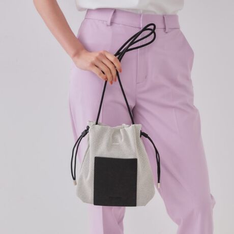 [^ԁFC7112034]nYt[łołВfUC̃V_[obOEJTCh̕RƋВVGbgɂȂghfUCEV_[R͌іڂ̈ʒuςĒ\EJ[ɂĖ{̂̐nقȂFWJ́E|Pbgtōׂ̎dɕ֗yfUCzXNGAtH̃obOɋВfBeB[vXV_[obOBv̊ەRV_[ƃhXgВѕ[hȈۂłBɂ̓}OlbgtĂ̂ŁAh[XgOĂĂÂ܂܂łg܂B~jTCYȂ̂ŃANZT[oŃR[fBlCgĂfUCBX[XȈۂ̃|GXefނ̑ɁAyCY[̃WK[hnƃGK[fނgpّfނ̃J[WJ́B͒Z߂Ɏ΂ߊ|ł̂߂łB傫ڂƃg[gƂ2obOƂĂ֗łByfށz019J[̖{̂̓X[XȈۂ̃|GXefނgpB114J[̖{̂̓yCY[̃WK[hfނgpB519J[542J[̓GK[fނgpBtg|PbgƊەRV_[AhXg[O蕔͍fނgpĂ܂BydlzE|PbgF2iA|Pbg1jƖ̊֌WɂAۂFČꍇ܂B܂Ap\REX}[gtHȂǂ̊ɂA኱iƉ摜̃J[قȂꍇ܂Bd:165g