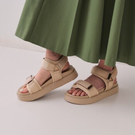 [^ԁFC7122020]tH܂ŗITCY\ň芴̂T_SnɂtbgxbgT_BTCY\ȃxgzĂAƍbxg2Œ\őɂ҂tBbg܂BǴAbxg̕𑾂āA芴Ă܂Be[vxg̑ɓ镔́AW[WxނŐ؂ւđǂĂ܂Btbgxbg͌yʂŋȐ悭AԂ肪ǂ̂ŕ₷łBIȃ^p[cgŏivXAJWAɂȂ߂ȂlۂۂɎdグ܂BJ[́ALX^COɍ킹₷x[VbN2FWJBf͂A\bNX킹R[fŏH܂ŗĂ܂BƖ̊֌WɂAۂFČꍇ܂B܂Ap\REX}[gtHȂǂ̊ɂA኱iƉ摜̃J[قȂꍇ܂Bd:Б385g(TvTCY)