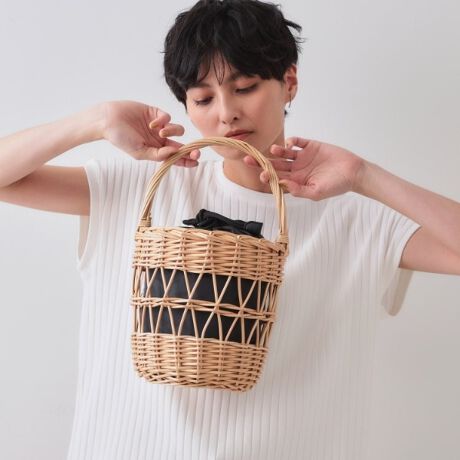 [^ԁFC7112071]oXPbgobOVRfނ̖ŕ҂ݏグoPc^̃oXPbgyfUCzVRfނ̖gpoXPbg͏iAlȈۂ^Ă܂B{̂ɗntĂ邽߁AP̂Ŏgp邱Ƃ\Bt̋ВܕtŁẢוɂdl|CgłBВ܂̊Oɂ̓|PbgtĂAƎo̎[ɕ֗łBydlzE|PbgF1Ɩ̊֌WɂAۂFČꍇ܂B܂Ap\REX}[gtHȂǂ̊ɂA኱iƉ摜̃J[قȂꍇ܂Bd:275g