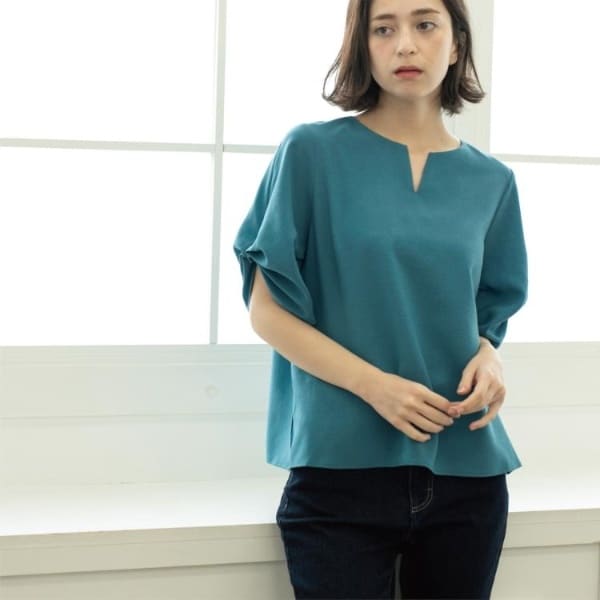 makusa マクサ　ダークグリーン　タックスリーブブラウス makusa マクサ ダークグリーン タックスリーブブラウス