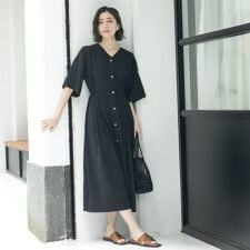 シャーリングフィット＆フレアワンピース【洗濯機洗い可】