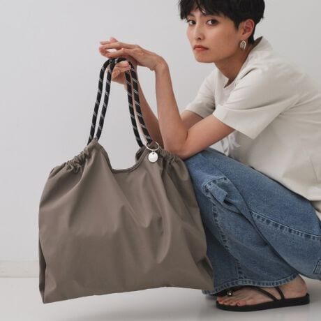 [^ԁFC7114014]yʂŎ[͂Ig₷BIGTCỸg[gobOE{̕\nƃ|Pbg̓fC[g₷|GXefނgpE蕔̓[ṽfUCnhŁAiČ|ƂĂgp\EyʂA4TCYΉ̑eʃTCY|CgEF̃Svg肰ȂAlۂƏi܂BEOƓɊe1|PbgtĂ̂ŁAƎo̎[ɕ֗łBEJritȂ̂ŁAgh̃`[ȂǂtăAWy߂܂BydlzE|PbgF~1 O~1E|\EA4t@C[Ɩ̊֌WɂAۂFČꍇ܂B܂Ap\REX}[gtHȂǂ̊ɂA኱iƉ摜̃J[قȂꍇ܂Bd:255g