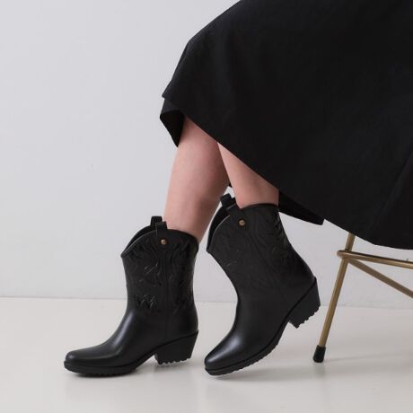 [^ԁFC7124027]J̓łS͂Ŋy߂Igh̃EGX^u[cfUC̃Cu[cJ̓ɖȑX^COɕ֗X^CO1_邾Ńgho܂BXJ[g⃏s[Xɍ킹X^COAfju[cCX^CO߂łBƖ̊֌WɂAۂFČꍇ܂B܂Ap\REX}[gtHȂǂ̊ɂA኱iƉ摜̃J[قȂꍇ܂Bd:45(24.5cm)Б480g