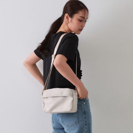 [^ԁFC7114006]fC[gɊIH{2WAYdľyʃ~jV_[obOyfUCzEoɕ֗ȃVv~jV_[obOE{̂ɂ́AfC[gɊAH{|GXefނgpĂ܂BE}`tŌڈȏɎ[͂A500mlybg{g[\EV_[Xgbv͒\Ȃ̂|CgłBE{̑OɃ|PbgAוd₷AOʕ̓t@Xi[tȂ̂ŖhƖʂSB X}[gtHJ[hP[XȂǁAƎo̎[ɕ֗łByHzE̐íA\ʂɂ͂₷\Ă܂BShł͂܂BD琅Z邱Ƃ܂B̌ʂ͉ivIȂ̂ł͂܂BydlzE|PbgF~5 O~2EJ[hP[X|PbgtƖ̊֌WɂAۂFČꍇ܂B܂Ap\REX}[gtHȂǂ̊ɂA኱iƉ摜̃J[قȂꍇ܂Bd:250g