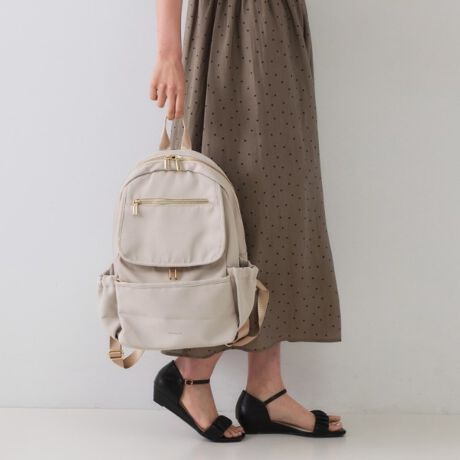 [^ԁFC7114010]ig͂AsȂǉוƂɂIH{@\Ղ̃bNTbNyfUCzEוƂɂ֗A4TCYΉ̃bNTbNE2wfUCŉוd₷AڈȏɎ[͂܂BE{̂́AfC[gɊAH{|GXefނgpĂ܂BETCh̃MU[|Pbgɂ̓ybg{g܂ݎPȂǂ[\Ewʂ̃|PbǵAwʂNbVdlɂȂĂ̂ŁA^ubgRpNgPCȂǂ̎[\EV_[Xgbv͏iȌ̂De[vfނgpA\Ȃ̂|CgłBE{̊Oiwj̃t@Xi[t|Pbg͖{̂Ƃ̊ԂɃL[P[X̎ʂ̂ŗsɂ߂łBE|Pbgɑ̂ŁAוd₷̎[ɕ֗łB|PbgF10iAO|PbgF2AOt@Xi[|PbgF3A|PbgF3At@Xi[|PbgF2jEA4t@C[yHzE̐íA\ʂɂ͂₷\Ă܂BShł͂܂BD琅Z邱Ƃ܂B̌ʂ͉ivIȂ̂ł͂܂BƖ̊֌WɂAۂFČꍇ܂B܂Ap\REX}[gtHȂǂ̊ɂA኱iƉ摜̃J[قȂꍇ܂Bd:610g