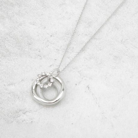 [^ԁFC7134108]肰ȂrW[ƃG|OA^O|킹gvOlbNXyfUCzG|⃁^ArW[gݍ킹gvO؂₩oBO^CṽlbNX́AVvȑɂȂꊴvX܂ByȂ|CgzItBXX^Cɂ̓VvȃVcs[Xɍ킹āBx́AJWAȃjbgTVc̏ォd˂邱ƂŁA؂₩ȃANZgy߂܂BƖ̊֌WɂAۂFČꍇ܂B܂Ap\REX}[gtHȂǂ̊ɂA኱iƉ摜̃J[قȂꍇ܂B