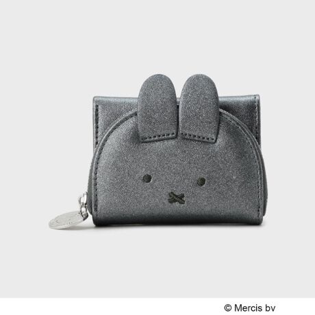 [^ԁFC7194016]miffy ~ OPAQUE.CLIP ̃R{[VACe2025NẴR{́A~btB[a70NjXyVȃCibvIlC̃h[`[́A~btB[oB肰ȂhJ{ꂽLbvTVcȂǁAfC[ɎgăObYĂ܂Bly߂R{ACeƊyĂ߂܂傤IyfUCz~btB[̂ڂ~jEHbgB~jobOۂȂǂɂ҂ȎO܂̃RpNgTCYłBiȎ̍fނgpĂ܂BRC镔̓t@Xi[JŃTT}`Ă̂ŊJ傫ARC̏oꂪ₷Ďg₷fUCłBD镔ɂ̓J[h|PbgtĂ܂Bt@Xi[̈ɂ́A70NLOIWi`[tBfނŁA[pXP[XiC71-94015j肪܂B~btB[a70NLOfUC̉Dƃl[tĂ܂By~btB[z1955Nɐ܂ꂽ~btB[͏Ȃ̏̎qBI_̊G{ƃfBbNEu[i񂪕`G{̎lłBydlzE|PbgFK~1 D~1 J[h|Pbg~5Ɩ̊֌WɂAۂFČꍇ܂B܂Ap\REX}[gtHȂǂ̊ɂA኱iƉ摜̃J[قȂꍇ܂B