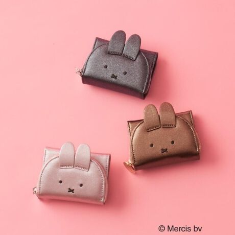 [^ԁFC7194016]miffy ~ OPAQUE.CLIP ̃R{[VACe2025NẴR{́A~btB[a70NjXyVȃCibvIlC̃h[`[́A~btB[oB肰ȂhJ{ꂽLbvTVcȂǁAfC[ɎgăObYĂ܂Bly߂R{ACeƊyĂ߂܂傤IyfUCz~btB[̂ڂ~jEHbgB~jobOۂȂǂɂ҂ȎO܂̃RpNgTCYłBiȎ̍fނgpĂ܂BRC镔̓t@Xi[JŃTT}`Ă̂ŊJ傫ARC̏oꂪ₷Ďg₷fUCłBD镔ɂ̓J[h|PbgtĂ܂Bt@Xi[̈ɂ́A70NLOIWi`[tBfނŁA[pXP[XiC71-94015j肪܂B~btB[a70NLOfUC̉Dƃl[tĂ܂By~btB[z1955Nɐ܂ꂽ~btB[͏Ȃ̏̎qBI_̊G{ƃfBbNEu[i񂪕`G{̎lłBydlzE|PbgFK~1 D~1 J[h|Pbg~5Ɩ̊֌WɂAۂFČꍇ܂B܂Ap\REX}[gtHȂǂ̊ɂA኱iƉ摜̃J[قȂꍇ܂B