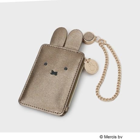 [^ԁFC7194015]miffy ~ OPAQUE.CLIP ̃R{[VACe2025NẴR{́A~btB[a70NjXyVȃCibvIlC̃h[`[́A~btB[oB肰ȂhJ{ꂽLbvTVcȂǁAfC[ɎgăObYĂ܂Bly߂R{ACeƊyĂ߂܂傤IyfUCz~btB[̂ڂpXP[XB悭̂iȍfނgpĂ܂BJjJtĂ̂ŁAobOɃ`[ƂĎt^O\łBICJ[hЈ؂ȂǃJ[hނ[\ŁANAȂ̂ŃgJP[XƂĂg܂B܂AobO`[ƂĎtĎgpł邽߁A̐Szy֗ACełBLk[Ă̂ŁAobOɂ܂܉Dʂ̂|CgłBt@Xi[̈ɂ́A70NLOIWi`[tBfނŁAO܂̍ziC71-94016j肪܂B~btB[a70NLOfUC̉DtĂ܂By~btB[z1955Nɐ܂ꂽ~btB[͏Ȃ̏̎qBI_̊G{ƃfBbNEu[i񂪕`G{̎lłBydlzE|PbgFt@Xi[|Pbg~1 J[h|Pbg~1Ɩ̊֌WɂAۂFČꍇ܂B܂Ap\REX}[gtHȂǂ̊ɂA኱iƉ摜̃J[قȂꍇ܂B