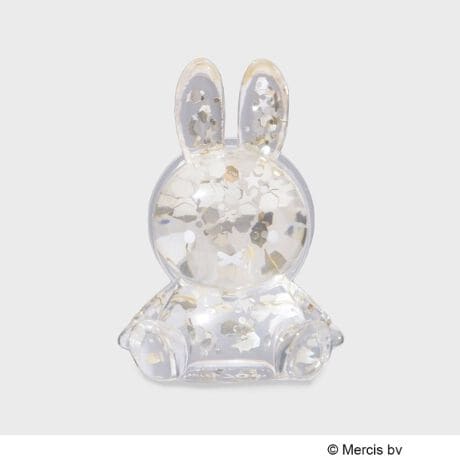 [^ԁFC7194018]miffy ~ OPAQUE.CLIP ̃R{[VACe2025NẴR{́A~btB[a70NjXyVȃCibvIlC̃h[`[́A~btB[oB肰ȂhJ{ꂽLbvTVcȂǁAfC[ɎgăObYĂ܂Bly߂R{ACeƊyĂ߂܂傤IyfUCz~btB[̌`zÕX}zObvB{̂oƃX}[gtH₷ȂAw|ĂgAgpȂ͏ŃRpNgɂł܂BNAx[XȂ̂ŁAX}zX}zJo[̃J[I΂Ɏĝ|CgłB{i͔SV[ɂŒ肵܂B@̗Sɖĥł͂܂B̃X}zJo[ւ̑XX܂By~btB[z1955Nɐ܂ꂽ~btB[͏Ȃ̏̎qBI_̊G{ƃfBbNEu[i񂪕`G{̎lłBƖ̊֌WɂAۂFČꍇ܂B܂Ap\REX}[gtHȂǂ̊ɂA኱iƉ摜̃J[قȂꍇ܂B