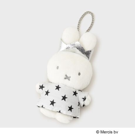 [^ԁFC7194014]miffy ~ OPAQUE.CLIP ̃R{[VACe2025NẴR{́A~btB[a70NjXyVȃCibvIlC̃h[`[́A~btB[oB肰ȂhJ{ꂽLbvTVcȂǁAfC[ɎgăObYĂ܂Bly߂R{ACeƊyĂ߂܂傤IyfUCz70NLO~btB[̃h[^`[B̂m𒅗pL[gȃ~btB[łBJjJtĂ̂ŁAobO`[ƂĎt^O\łBŃfBXvCĂʂ݂ƂĊyނłȂAobO`[ƂĊOɈꏏɂo鎖o܂B^`F[ɂ70NIWĩ^`[tĂ܂B803WEBƈꕔX܌J[łB~btB[a70NLOfUC̉DtĂ܂By~btB[z1955Nɐ܂ꂽ~btB[͏Ȃ̏̎qBI_̊G{ƃfBbNEu[i񂪕`G{̎lłBƖ̊֌WɂAۂFČꍇ܂B܂Ap\REX}[gtHȂǂ̊ɂA኱iƉ摜̃J[قȂꍇ܂B