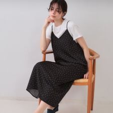 ランダムドット サテンキャミワンピース【洗濯機洗い可】