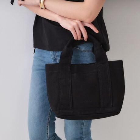 [^ԁFC7114021]}`|PbgI2WAYdl̃~hTCYg[gobOlC̃obOɐVFoIH~[h߂R[fCfނVNȈہIEfC[g͂Aʋ΁EʊwɂΉ\Ȃꂢ߃VvfUCE012A019A504J[́A{̂ɔzfނgpE543A744A769J[́A{̂ɃR[fCfނgpE{̂3wɕĂĎ[₷dlE{̑O͕Ǝo₷A̓}OlbgJdlŃobO̒یɂȂȂ悤ɔzE500mlTCỸybg{gȂ܂TCYE|PbgAו̎dɕ֗łB|PbgF7iA|PbgF4jyfUCzig₷JWAȑfނgpȂiȈۂ̃~hg[gobOBJWAł͂ȂAʋΒʊw̃X^COɂ킹₷XbLfUCɎdグ܂B{́̕A012A019A504J[͖Ȃ̔zfށiDjgpĂ܂B̑A543A744A769J[͖{̂ɃR[fCfނgpĂ܂B{̂3wɕĂĉו̎d₷A500mlybg{gȂ܂TCYłB{̑Ȏw͂ƕo₷A̓}OlbgJdlȂ̂ŃobO̒gیɂȂ炸SłBO\ȃV_[XgbvtŁA2WAYŎĝ|CgłBV_[͒\BɊ|ۂɃSAtBbgĎĂ邷ƂfUCɎdグ܂ByJ[WJz#012 O[nFPFizfށj#019 ubNnFPFizfށj#504 AC{[nFoCJ[izfށj#543 uEnFPFi{́FR[fCfށAȂǁFzfށj#744 _[NuEnFPFiR[fCfށj#769 IWnFPFiR[fCfށj2WAY|Pbg聡|Pbg|\d:550g