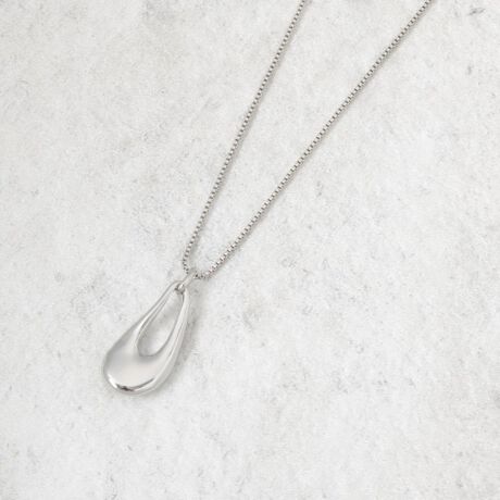 [^ԁFC7134129]yfUCz^̃^`[AVvȃtHɉ؂₩vXfUCB2WAYdlŃAWy߁AV[Cɍ킹ĈقȂ\邱Ƃł܂ByȂ|CgzTVcuEX̏ɂƍ킹΁AJWAȃX^CiグBfC[[X͂Aʂȓ̃R[fBl[gɂ҂łB2WAỸAWAt@bV̕LĂ邱Ƃł傤BƖ̊֌WɂAۂFČꍇ܂B܂Ap\REX}[gtHȂǂ̊ɂA኱iƉ摜̃J[قȂꍇ܂B