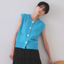 変形ブロンズボタンニットベスト【洗濯機洗い可】