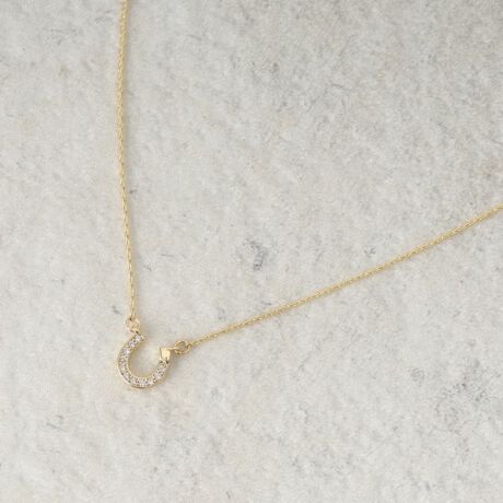 [^ԁFC7134131]yfUCzn`[t̃rW[؂₩oAv`yX^C̃lbNXj[NȃANZgvXBꂽfUĆAigʂȏʂ܂ŕLłACełByȂ|CgzVvȃgbvXhXɍ킹邱ƂŁA񌳂ɈۓIȉ؂₩炵܂B܂ÃlbNXƂ̏d˕ty߁AghӂX^CȒPɎBƖ̊֌WɂAۂFČꍇ܂B܂Ap\REX}[gtHȂǂ̊ɂA኱iƉ摜̃J[قȂꍇ܂B