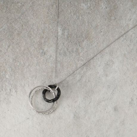 [^ԁFC7134139]yfUCz3̈قȂ郊O▭ɏdȂ荇X^CbVȃfUCBOX^CŁAɂ肰Ȃ{[oAVvȂĂ܂Bꂽۂ^iłByȂ|CgzVvȃs[XfjX^Cɍ킹āAR[fBl[g̎ƂĊBd˕t⑼̃ANZT[Ƃ̑gݍ킹y߁AV[Cɍ킹ʂȃX^CO\łBƖ̊֌WɂAۂFČꍇ܂B܂Ap\REX}[gtHȂǂ̊ɂA኱iƉ摜̃J[قȂꍇ܂B