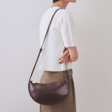 【軽量】オイル調合皮ムーンショルダーバッグ