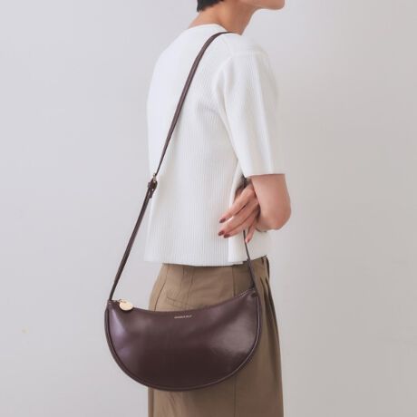 [^ԁFC7114024]ghƎ[͂ǂ킹郀[VGbg̃V_[obOEBe[ŴICfނgpEgh̃[^VGbg̃fUCV_[obOE500mlybg{g[́EV_[͒\E|Pbgtōׂȉו̎dɕ֗|PbgF1yfUCzgĥICgp~hTCỸV_[obOB^̃VGbgŁA{̑Oʏ㕔̃uhS肰ȂfUC|CgłB500mlybg{g[͂ŁAghƎ[͂ǂ킹ACełBV_[Xgbv͒\B|Pbgtōׂȉו̎dɕ֗Ȃ̂|CgłBfނŃCh{XgiC71|14020j2WAY~h{XgiC71|14019jA~j`[iC71|94062j܂Byʁ|Pbg聡500mlybg{g[\|\ȂȂߊ|\Ɩ̊֌WɂAۂFČꍇ܂B܂Ap\REX}[gtHȂǂ̊ɂA኱iƉ摜̃J[قȂꍇ܂Bd:160g