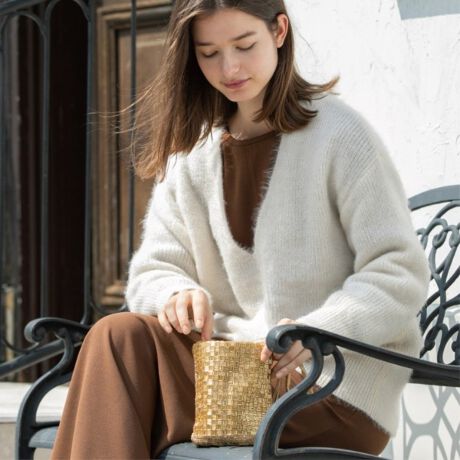 [^ԁFN0214004]̃VM[gpAC[hX^Cy߂VlbNjbgyfUCzEC[hX^Cy߂VlbNfUC|CgBEƂ̂gŔ̂VGbgBEHɂ̓^NgbvAɂ̓VcTVcAnClbNCi[Ȃǂd˒X^COIXXłByfށzẼVM[gpĂA肰Ȃ̂悤Ȍ򊴂|CgBEӂӂƂGŁAH`~ɂĒpfފłBEnhEHbVuŁAƒł̂ꂪ\łBƖ̊֌WɂAۂFČꍇ܂B܂Ap\REX}[gtHȂǂ̊ɂA኱iƉ摜̃J[قȂꍇ܂B