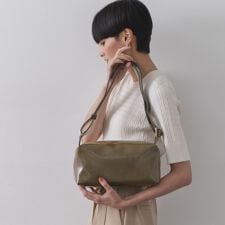 【2WAY】エナメルワイドスクエアボストンバッグ