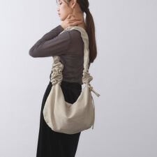 【2WAY】ドロストフリルハンドルラメミドルショルダーバッグ