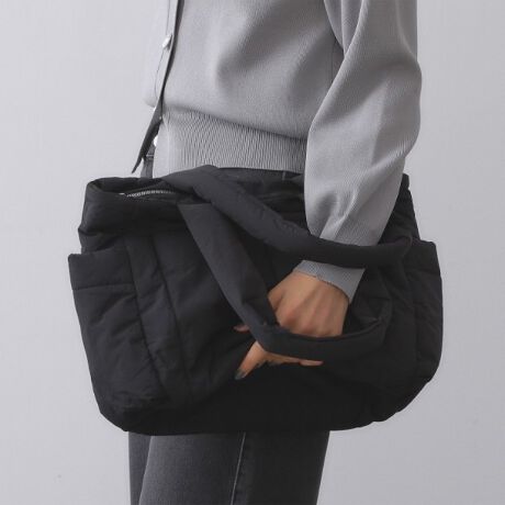 [^ԁFC7114037]eʂȂ̂ɌyĂo◷sɂ҂I|Pbgŋ@\̂yʃJWA2WAYrbOg[gEJWAȂiȃVvfUC2WAYrbOg[gE悢ӂ݁iptB[ĵfނgpEyʂȂ̂ŁAo◷sɂ߁IEO\ȃV_[Xgbvt2WAYdlEV_[Xgbv͒\Ê̕ŁAɊ|ƂɈ芴܂EJ̓t@Xi[JdlŁAוяoȂSEA4TCY薳AƂsɂΉł[́EOwʂ̃|Pbgɂ̓L[P[X̃nhʂƂ\E|PbgAו̎dɕ֗ yfUCzgĥӂ݂̂fނgpy2WAYdl̃rbOTCYg[gobOBɎ[͂AƂsɂ߂łBOwʂ̃|Pbgɂ̓L[P[X̃nhʂƂ\łB|PbgAׂȉו̎dɕ֗ŁAO|PbǵAƎogѓdbȂǂ̎[ɕ֗łB蕔͑߂ȃfUCŁAɂۂɈ芴܂BO\ȃV_[Xgbvt2WAYdlŁAV_[Xgbv͒\Ȃ̂|CgłBfނŁA500mlybg{g[\ȃTCỸ~hV_[iC71|14036ĵ܂BydlzE|PbgF~6 O~52WAYgxobOA4TCYΉ\|Pbg聡yʁ|\Ɩ̊֌WɂAۂFČꍇ܂B܂Ap\REX}[gtHȂǂ̊ɂA኱iƉ摜̃J[قȂꍇ܂Bd:420g