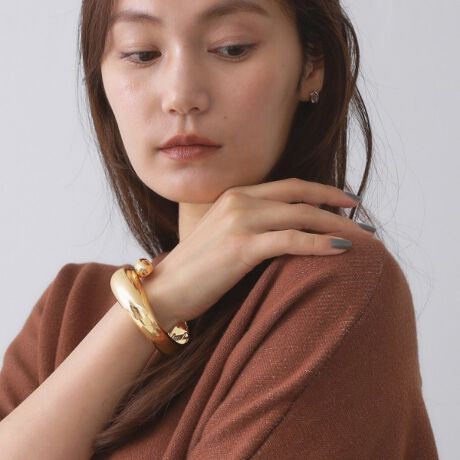 [^ԁFC7134201]茳ɑ݊ooOyfUCz悪j[NȃfUC̃^oOBꂽVGbg茳ɃGKgȈۂ^AVvȃX^CɃANZg܂ByȂ|CgzJWAȃgbvXhXɍ킹āA茳؂₩ɉoBd˕tɂKĂÃoOuXbgƂ̃R[fBl[gyނƂł܂BƖ̊֌WɂAۂFČꍇ܂B܂Ap\REX}[gtHȂǂ̊ɂA኱iƉ摜̃J[قȂꍇ܂B