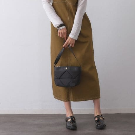 [^ԁFC7114033]yʂꂵIoɕ֗ȃ~jV_[g[gobOlCobȎfނAbvf[gI荂ȈۂɁIEgCAÕpb`[NfUCVNEJWAȂÃOOe[vؑւiȈہEV_[͒\E500mlybg{gۂ[́E|PbgAו̎dɕ֗  |PbgF4iA|PbgF2A|PbgF2jyfUCzH~ɂ҂ȃpb`[NfUC~jV_[obOBV_[͌̂OOe[vŐ؂ւāAiłƂꂢ߂ȈہB\Ȃ̂|CgłBڈȏɎ[͂A500mlybg{gۂ܂܂B|PbgAׂו̎[ɕ֗łB500mlybg{g[\|Pbg聡yʁ|\ȂȂߊ|\Ɩ̊֌WɂAۂFČꍇ܂B܂Ap\REX}[gtHȂǂ̊ɂA኱iƉ摜̃J[قȂꍇ܂Bd:275g