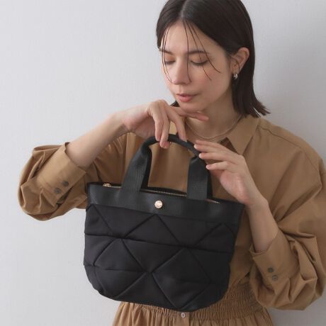 [^ԁFC7114034]yʂꂵIoɕ֗2WAYdl̃~hV_[g[gobOlCobȎfނAbvf[gI荂ȈۂɁIEgCAÕpb`[NfUCVNEJWAȂÃOOe[vؑւiȈہEO\ȃe[vV_[t2WAYdlE500mlybg{gۂ[́E|PbgAו̎dɕ֗  |PbgF5iA|PbgF2A|PbgF3jyfUCzH~ɂ҂ȃpb`[NfUC~hg[gobOBO\ȃe[vV_[t2WAYdl|CgłB蕔͌̂OOe[vŐ؂ւāAiłƂꂢ߂ȈہBڈȏɎ[͂A500mlybg{gۂ܂܂B|PbgAׂו̎[ɕ֗łBO\ȃV_[Xgbv́A\ŁAɂۂɃSɃtBbgĎĂ邷ƂfUCɁB2WAY500mlybg{g[\|Pbg聡yʁ|\Ɩ̊֌WɂAۂFČꍇ܂B܂Ap\REX}[gtHȂǂ̊ɂA኱iƉ摜̃J[قȂꍇ܂Bd:420g