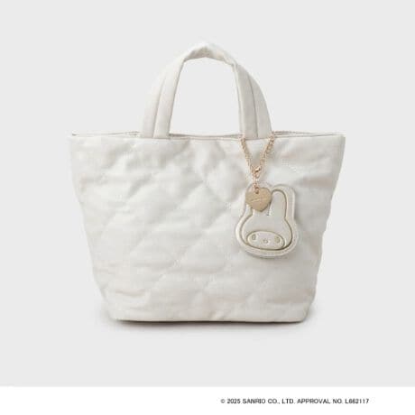 [^ԁFC7194020]MY MELODY 50th Anniversary ~ OPAQUE.CLIP̃R{[V́A}CfB50NjIgiACeIĂ邾ŃNNtFCX^̃LL|[`~jV_[B~[`[t̍fނ̃obÓAfC[gɂ҂IAjo[T[LOʂȃRNVy݂ByfUCz\ʂ_CLg̍fނgp~hTCỸg[gobOBȂłӂƂ̊\ĂAgĥACeɁB͖Dt̃|PbgtŁA{̂500mlybg{g[łTCYȂ̂|CgłBO\ȃ}CfB̂^IWi~[`[tBNLOfUC̉Dƃl[tĂ܂B#872J[ECTCgƈꕔX܌J[łBfނŁAВ~jV_[iC71-94021jAA4TCYΉg[gobOiC71-94022j肪܂By}CfBzȂŖ邢Av̏̃RB󕨂́A΂񂪍ĂꂽA킢BꂳƂɃNbL[Ă̂DBDȐHו́AA[hpEhP[LBBydlzE|PbgF~1Ɩ̊֌WɂAۂFČꍇ܂B܂Ap\REX}[gtHȂǂ̊ɂA኱iƉ摜̃J[قȂꍇ܂Bd:255g(TvTCY)