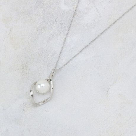 [^ԁFC7134156]jAX̂郊OƃtFCNp[|킹OlbNXyfUCzꂽjAX^ÓAVvȂ݊AǂȃX^Cɂ}b`܂BtFCNp[lbNX́AiȌ򊴂AJWAtH[}܂ŕLV[Ŋ􂵂܂ByȂ|CgzVvȂsVcɃfj킹AOƃlbNXŃANZgX^C߁BItBXłxłA肰Ȃ؂₩o܂BƖ̊֌WɂAۂFČꍇ܂B܂Ap\REX}[gtHȂǂ̊ɂA኱iƉ摜̃J[قȂꍇ܂B