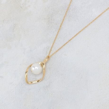 [^ԁFC7134156]jAX̂郊OƃtFCNp[|킹OlbNXyfUCzꂽjAX^ÓAVvȂ݊AǂȃX^Cɂ}b`܂BtFCNp[lbNX́AiȌ򊴂AJWAtH[}܂ŕLV[Ŋ􂵂܂ByȂ|CgzVvȂsVcɃfj킹AOƃlbNXŃANZgX^C߁BItBXłxłA肰Ȃ؂₩o܂BƖ̊֌WɂAۂFČꍇ܂B܂Ap\REX}[gtHȂǂ̊ɂA኱iƉ摜̃J[قȂꍇ܂B