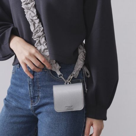 [^ԁFC7134603]bvCtHȂǂ̏[łV_[XgbvyfUCzXgbv̓V[OfUCŁA_炩ɓވہB[ł~jobOtĂA@\ƃX^C𗼗ACełBX}[gtH̃P[XɕtPVCtByȂ|CgzX}[gtHɎt邱ƂŁAJWAȃX^CɃANZg܂Bo◷sɕ֗ȃACeŁA@\ƃt@bV˔Ă܂BƖ̊֌WɂAۂFČꍇ܂B܂Ap\REX}[gtHȂǂ̊ɂA኱iƉ摜̃J[قȂꍇ܂Bd:115g