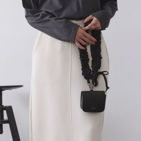 [^ԁFC7134603]bvCtHȂǂ̏[łV_[XgbvyfUCzXgbv̓V[OfUCŁA_炩ɓވہB[ł~jobOtĂA@\ƃX^C𗼗ACełBX}[gtH̃P[XɕtPVCtByȂ|CgzX}[gtHɎt邱ƂŁAJWAȃX^CɃANZg܂Bo◷sɕ֗ȃACeŁA@\ƃt@bV˔Ă܂BƖ̊֌WɂAۂFČꍇ܂B܂Ap\REX}[gtHȂǂ̊ɂA኱iƉ摜̃J[قȂꍇ܂Bd:115g