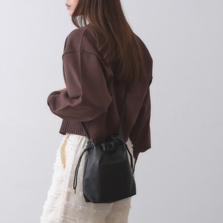 [^ԁFC7114038]nYt[łołВfUC̃V_[obOlC̃fUCɐVfނǉIɃAbvf[gčēoIE019J[Ɓ043J[͏iȌ򊴂̂炩ȍfނgpE712J[Ɓ744J[̓xA͋̕Ĉ鍇fނgpE142J[͖{̂̓WJ[hfށA|PbgȂǂ͍fނgpE\ʊ̂fނȂ̂ŃLYڗɂEJ[ɂĖ{̂̐nقȂFWJ́EJTCh̕RƋВVGbgɂȂghfUCEV_[R͌іڂ̈ʒuςĒ\E|Pbgtōׂ̎dɕ֗|PbgF2iA|Pbg1jyfUCzXNGAtHɋВfBeB[vXV_[obOBU[̊ەRV_[ƃhXgВѕgh̃fBeB[łBɂ̓}OlbgtĂ̂ŁAh[XgOĂĂÂ܂܂łg܂B~jTCYȂ̂ŃANZT[oŃR[fBlCgĂfUCB\tgȍvAxAv̑ɁAIp[h̃WJ[hngpّfނ̃J[WJ́BZ߂Ɏ΂ߊ|ł̂͂߂łB傫ڂƃg[gƂ2obOƂĂ֗łBƖ̊֌WɂAۂFČꍇ܂B܂Ap\REX}[gtHȂǂ̊ɂA኱iƉ摜̃J[قȂꍇ܂Bd:225g