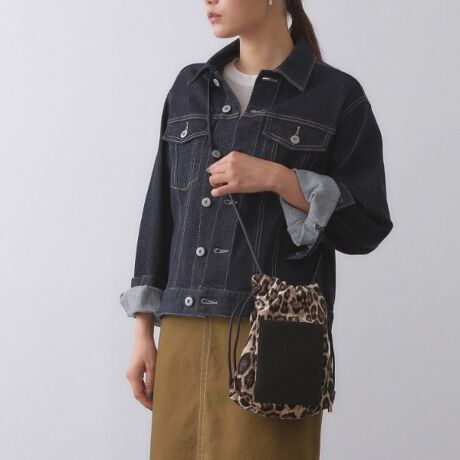 [^ԁFC7114038]nYt[łołВfUC̃V_[obOlC̃fUCɐVfނǉIɃAbvf[gčēoIE019J[Ɓ043J[͏iȌ򊴂̂炩ȍfނgpE712J[Ɓ744J[̓xA͋̕Ĉ鍇fނgpE142J[͖{̂̓WJ[hfށA|PbgȂǂ͍fނgpE\ʊ̂fނȂ̂ŃLYڗɂEJ[ɂĖ{̂̐nقȂFWJ́EJTCh̕RƋВVGbgɂȂghfUCEV_[R͌іڂ̈ʒuςĒ\E|Pbgtōׂ̎dɕ֗|PbgF2iA|Pbg1jyfUCzXNGAtHɋВfBeB[vXV_[obOBU[̊ەRV_[ƃhXgВѕgh̃fBeB[łBɂ̓}OlbgtĂ̂ŁAh[XgOĂĂÂ܂܂łg܂B~jTCYȂ̂ŃANZT[oŃR[fBlCgĂfUCB\tgȍvAxAv̑ɁAIp[h̃WJ[hngpّfނ̃J[WJ́BZ߂Ɏ΂ߊ|ł̂͂߂łB傫ڂƃg[gƂ2obOƂĂ֗łBƖ̊֌WɂAۂFČꍇ܂B܂Ap\REX}[gtHȂǂ̊ɂA኱iƉ摜̃J[قȂꍇ܂Bd:225g