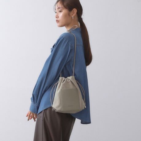 [^ԁFC7114038]nYt[łołВfUC̃V_[obOlC̃fUCɐVfނǉIɃAbvf[gčēoIE019J[Ɓ043J[͏iȌ򊴂̂炩ȍfނgpE712J[Ɓ744J[̓xA͋̕Ĉ鍇fނgpE142J[͖{̂̓WJ[hfށA|PbgȂǂ͍fނgpE\ʊ̂fނȂ̂ŃLYڗɂEJ[ɂĖ{̂̐nقȂFWJ́EJTCh̕RƋВVGbgɂȂghfUCEV_[R͌іڂ̈ʒuςĒ\E|Pbgtōׂ̎dɕ֗|PbgF2iA|Pbg1jyfUCzXNGAtHɋВfBeB[vXV_[obOBU[̊ەRV_[ƃhXgВѕgh̃fBeB[łBɂ̓}OlbgtĂ̂ŁAh[XgOĂĂÂ܂܂łg܂B~jTCYȂ̂ŃANZT[oŃR[fBlCgĂfUCB\tgȍvAxAv̑ɁAIp[h̃WJ[hngpّfނ̃J[WJ́BZ߂Ɏ΂ߊ|ł̂͂߂łB傫ڂƃg[gƂ2obOƂĂ֗łBƖ̊֌WɂAۂFČꍇ܂B܂Ap\REX}[gtHȂǂ̊ɂA኱iƉ摜̃J[قȂꍇ܂Bd:225g