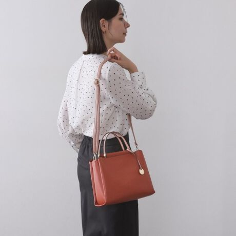 [^ԁFC7114055]yBAILA11fځzigłȂAdobOɂ߁I2WAYdl~hTCYg[gobOEyʂ̃VNfނgpE\ʂɉʊ̂fނȂ̂ŃLY≘ꂪڗÂ炢̂|CgE{̑Oʂ̎O\ȃuh胁^`[肰ȂfUC|CgEO\ȃV_[Xgbvt2WAYdlE蕔ƃV_[XgbvA`[͔zFgŁAgh܂EVvȃfUCłǂȃR[fɂ킹₷g[gobOE3wdlŉו̐₷̂|CgłE{̒500mlybg{g薳܂TCYE|PbgtŁAׂȉו̎dɂ֗ł|PbgF1Ɩ̊֌WɂAۂFČꍇ܂B܂Ap\REX}[gtHȂǂ̊ɂA኱iƉ摜̃J[قȂꍇ܂Bd:465g