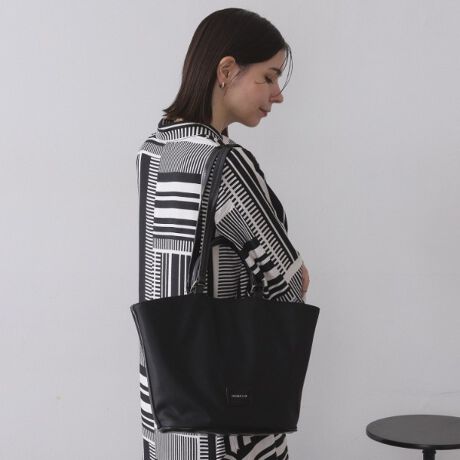 [^ԁFC7114060]gR݁I}`WAYŊpłobOC|[`tg[gobOE{̂̓|GXẽcCfނgpBEg[gobO̎蕔Ȃǂ͏iȌ̂鍇fނgpBE~jV_[p̃Xgbv́A悢򊴂̂De[vgpBE{̂̃g[gobOA4TCYx̑傫ŁA肪22WAYdlBEt̎O\ȃobOC|[`́A|[`ƂĂAOă~jV_[obOƂĂgp܂BE|PbgAו̎dɂϕ֗łBg[gobO|PbgF4iA|PbgF3jobOC|[`i~jV_[obOj|PbgF7iA|PbgF3jA4t@C[fނŁA~hTCYg[gobOiC71|14059jpӂ܂BƖ̊֌WɂAۂFČꍇ܂B܂Ap\REX}[gtHȂǂ̊ɂA኱iƉ摜̃J[قȂꍇ܂Bd:655g